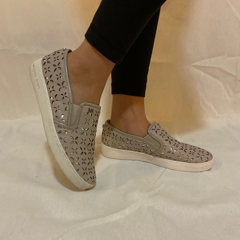 Micheal Kors slide on